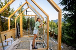 Gewächshaus selber bauen: Schritt-für-Schritt-Anleitung mit Tipps